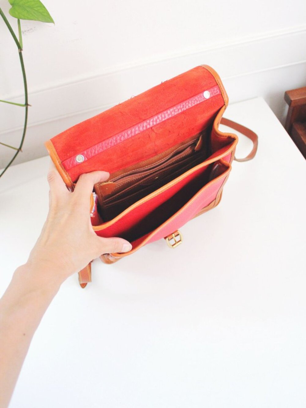 Dooney & Bourke Red & Tan Leather Vintage Crossbody Satchel Handbag With Adjusta - Picture 7 of 9